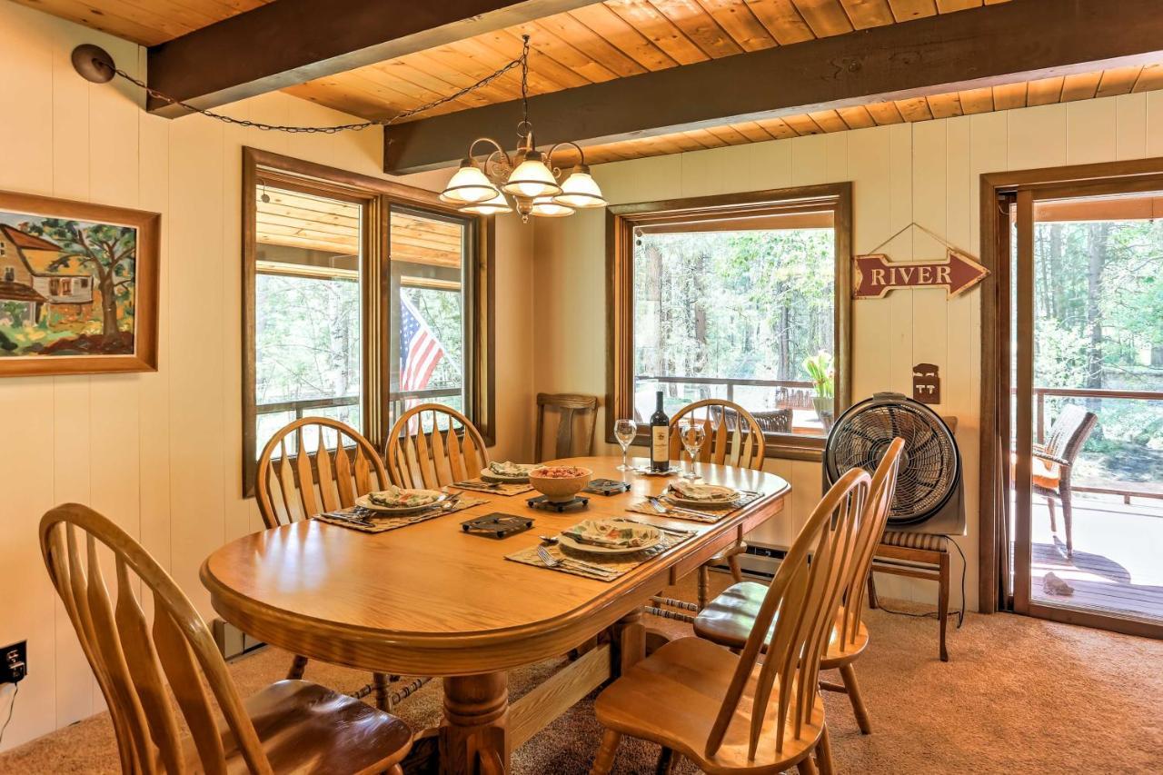 Riverside Winthrop Chalet With Hot Tub And 2 Decks! 외부 사진