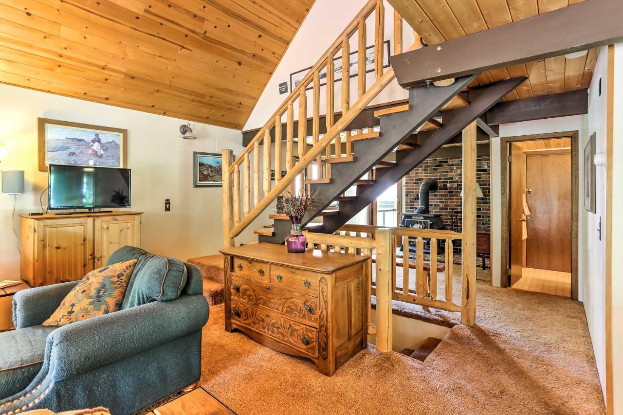 Riverside Winthrop Chalet With Hot Tub And 2 Decks! 외부 사진