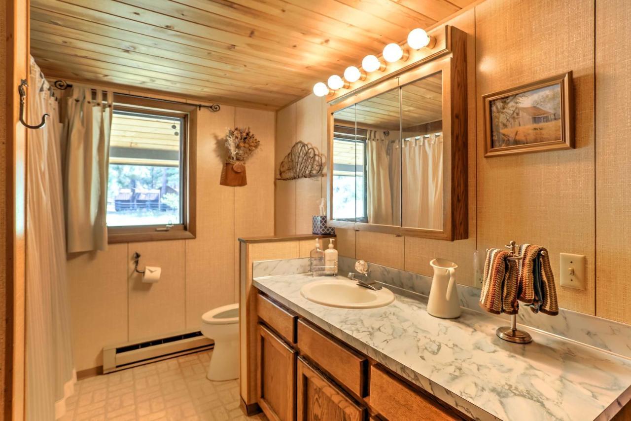 Riverside Winthrop Chalet With Hot Tub And 2 Decks! 외부 사진