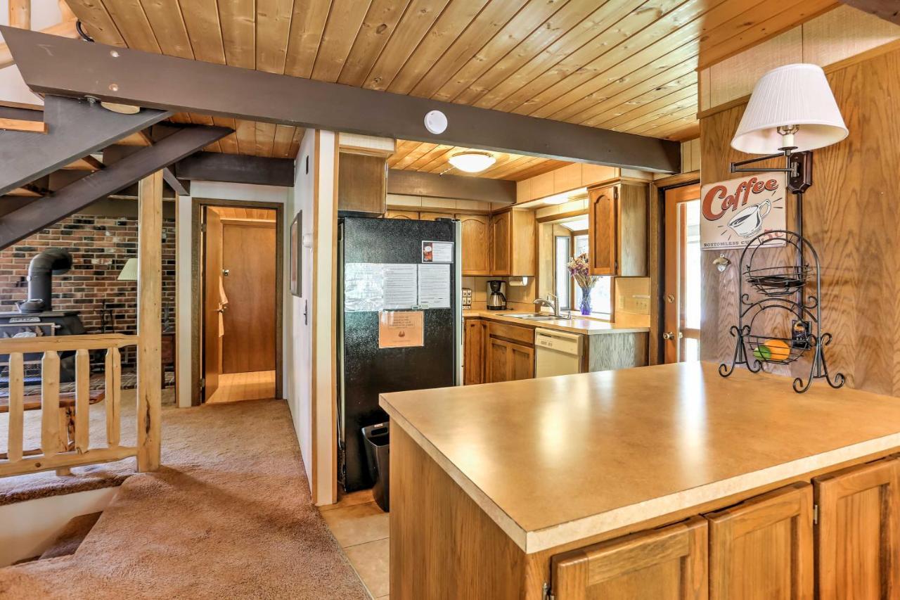 Riverside Winthrop Chalet With Hot Tub And 2 Decks! 외부 사진