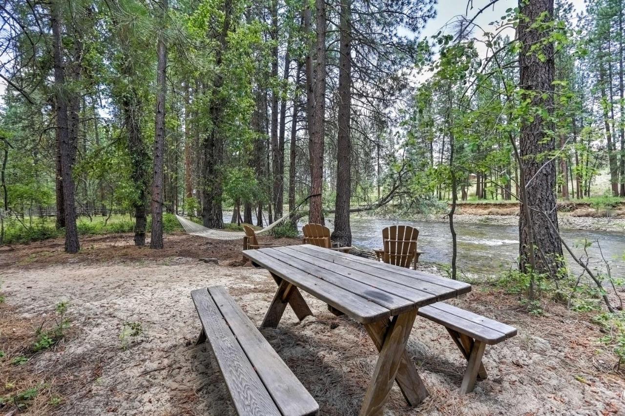 Riverside Winthrop Chalet With Hot Tub And 2 Decks! 외부 사진
